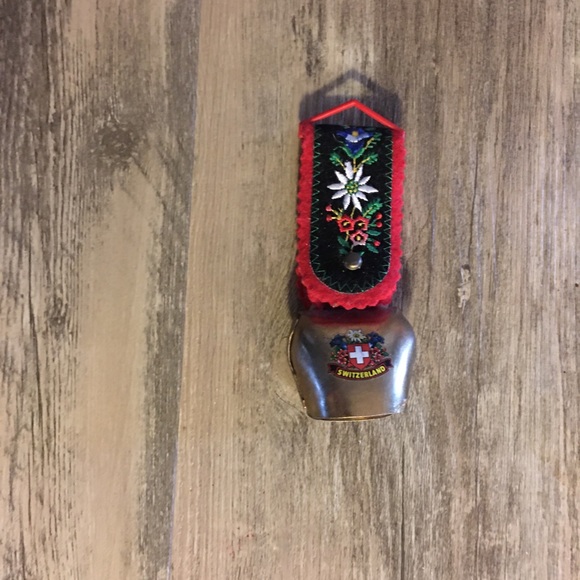 Swiss Bell - Cowbell Door Chime - Picture 1 of 4